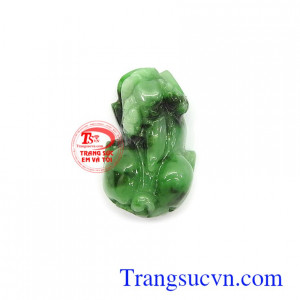 Tỳ hưu ngọc tinh tế là linh vật được ưa chuộng bậc nhất trong phong thủy, có tác dụng chiêu tài lộc, bình an, may mắn, giải trừ tà khí cho người đeo