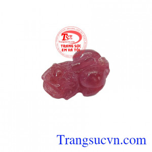 Tỳ hưu Ruby Thịnh Vượng mang ý nghĩa đem lại nhiều may mắn, sức khỏe cho người đeo