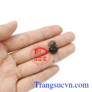 Tỳ hưu hút tài lộc giữ của cho gia chủ. Tỳ hưu thạch anh tóc đen hợp mệnh