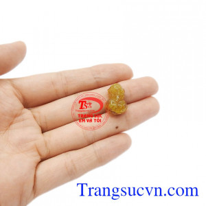 Đá quý thiên nhiên đẹp. Tỳ hưu thạch anh tóc tinh tế