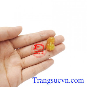 Đá quý thiên nhiên chế tác đẹp. Tỳ hưu thạch anh tóc vàng may mắn