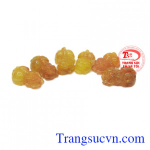 Sản phẩm thích hợp bọc vàng hoặc bạc để làm mặt dây. Tỳ hưu thạch anh tóc vàng may mắn.