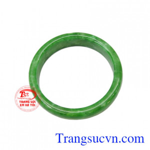Vòng tay cẩm thạch như ý có giấy kiểm định uy tín.