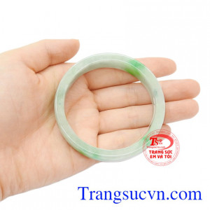 Vòng tay ngọc cẩm thạch an yên đẹp.