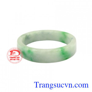 Vòng tay ngọc cẩm thạch an yên đem lại sự bình yên, an yên cho người đeo.