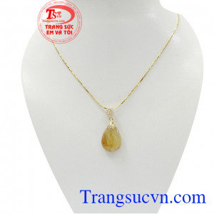 Bộ dây thạch anh tóc vàng thịnh vượng là sản phẩm thạch anh thiên nhiên mang lại nhiều may mắn, sức khỏe cho người đeo