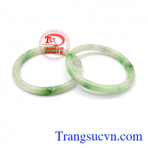 Cặp vòng ngọc cẩm thạch thiên nhiên được chế tác từ ngọc cẩm thạch thiên nhiên