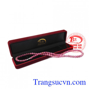 Ngoài ra, ruby thiên nhiên còn giúp cải thiện sức khỏe, tăng thêm sức mạnh và trí nhớ con người. Chuỗi cổ ruby thiên nhiên đẹp.