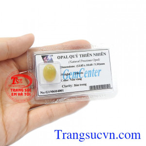 Đá opal không chỉ có tác dụng làm đẹp mà còn hợp phong thủy. Đá opal quý thiên nhiên tài lộc.