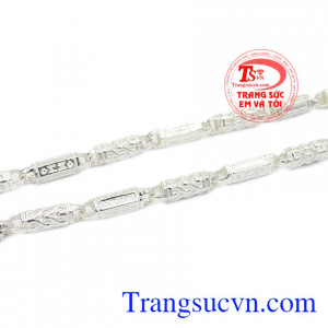 Từng chi tiết được chú trọng càng giúp cho sản phẩm thêm nổi bật. Dây chuyền bạc nam thành đạt