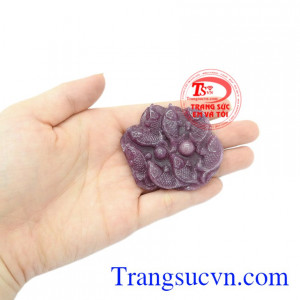 Mặt cá chép ruby may mắn giao hàng trên toàn quốc.