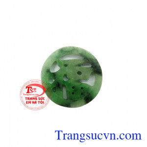 Mặt cẩm thạch chữ đeo ngọc trên người tốt cho vận khí, tốt cho sức khỏe, tốt cho tiền tài