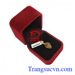 Mặt dây chiếc lá thịnh vượng