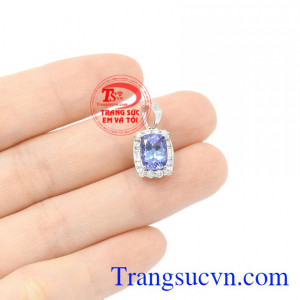 Mặt dây Iolite vàng trắng đẹp.