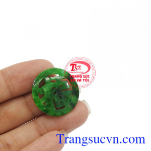 Ngọc jadeite thiên nhiên
