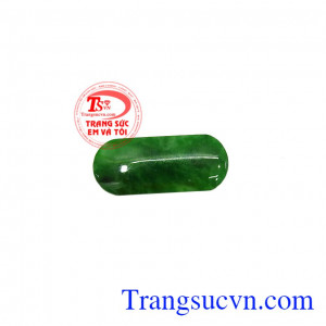 Mặt ngọc phong thủy nhỏ đẹp, ngọc cẩm thạch thiên nhiên, tương sinh với mệnh Hỏa, tương hợp với mệnh Mộc, mang lại may mắn, sức khỏe, tài lộc cho gia chủ