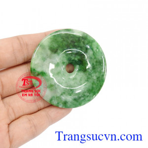 Mặt ngọc thiên nhiên may mắn