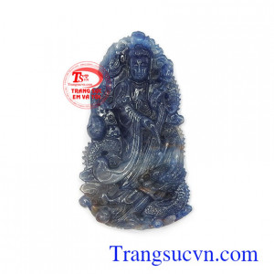 Mặt Quan Âm ngự long sapphire cát khí chạm khắc tinh xảo, độc đáo, sắc nét, phù hợp làm mặt dây chuyền đeo thời trang và phong thủy