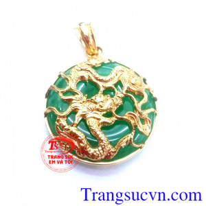 Mặt rồng vàng phú quý ngọc cẩm thạch vàng 10k kết hợp với dây chuyền vàng đeo sang trọng, hợp thời trang.
