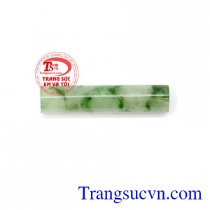 Mặt ngọc cẩm thạch đẹp tốt cho vận khí, cho sức khỏe và tốt cho tiền tài