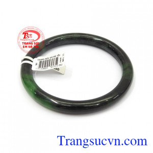 Ngọc cẩm thạch nữ đen là sản phẩm vòng ngọc cẩm thạch thiên nhiên