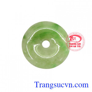 Ngọc cẩm thạch tránh tà khí, mặt ngọc cẩm thạch thiên nhiên, sẽ giúp bạn tránh tà khí, thì tốt nhất là bạn nên đeo chúng thật thường xuyên, càng lâu càng tốt