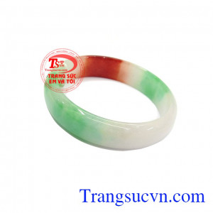 Vòng cẩm thạch thiên nhiên đeo hợp thời trang và phong thủy, mang lại tài lộc, bình an, may mắn cho người đeo