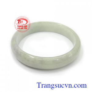 Ngọc jadeite vòng tay bền đẹp, chất lượng, phù hợp nhiều lứa tuổi và phong cách thời trang khác nhau