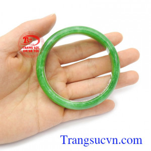 Ngọc Jadeite vòng tay ngọc thiên nhiên cao cấp, là sản phẩm đặc biệt được ưa chuộng từ xưa đến nay