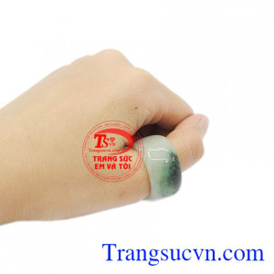 Sản phẩm đảm bảo chất lượng,uy tín,có giấy kiểm định đá quí,giao hàng trên toàn quốc. Nhẫn ngọc cẩm thạch hồi xuân