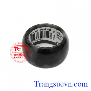 Nhẫn ngọc cẩm thạch khát khao với 100% đá ngọc cẩm thạch thiên nhiên sẽ đem đến cho quý khách hàng sự hài lòng viên mãn.