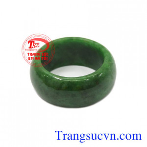 Nhẫn ngọc cẩm thạch phù sa với 100 % đá ngọc cẩm thạch thiên nhiên sẽ mang lại sự hài lòng cho quý khách hàng. 