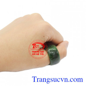 Sản phẩm được giao bán trên toàn quốc,có giấy kiểm định đá quý,đảm bảo chất lượng cao. Nhẫn ngọc cẩm thạch quyền lực