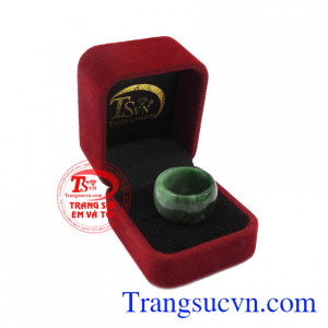 Sản phẩm được giao bán trên toàn quốc,có giấy kiểm định đá quý,đảm bảo chất lượng cao. Nhẫn ngọc cẩm thạch quyền lực