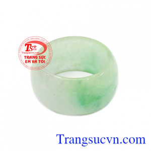 Nhẫn ngọc tinh tú.Chiếc nhẫn ngọc tinh tú với 100% đá ngọc cẩm thạch tự nhiên sẽ làm hài lòng quý khách hàng.