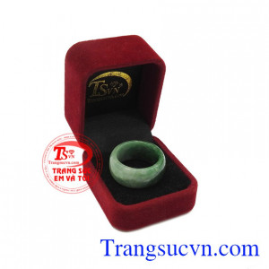 Đảm bảo chất lượng,uy tín có giấy kiểm định đá quý. Nhẫn ngọc cẩm thạch vô giá