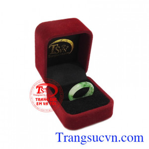 Sản phẩm dành cho cả nam và nữ. Nhẫn ngọc xanh đẹp