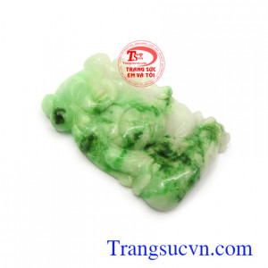 Phật Di Lặc ngọc cẩm thạch rất được mọi người ưa chuộng coi như là lá bùa hộ mệnh cho bản thân