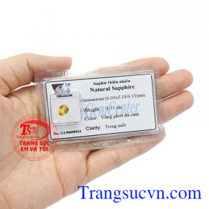 Saphir thiên nhiên hợp phong thủy cho người mệnh kim và mệnh thổ được thịnh vượng. Saphire vàng thiên nhiên. 