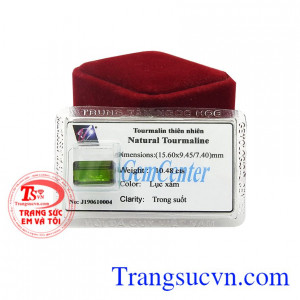 Tourmalin thiên nhiên độc đáo mang kiểu dáng cực sang trọng và tinh tế.