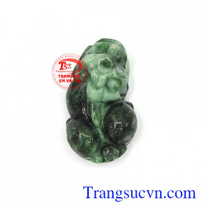 Tỳ hưu mông cong xanh vân ngọc chạm khắc tinh xảo sắc nét, chất lượng ngọc cao cấp