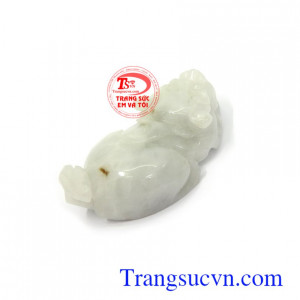 Tỳ hưu ngọc cẩm thạch phù hợp làm mặt dây chuyền sang trọng, thời trang  và tinh tế