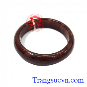 Vòng cẩm thạch đỏ đậm là sản phẩm được chế tác từ ngọc cẩm thạch thiên nhiên chất lượng