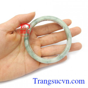 Vòng cẩm thạch tự nhiên