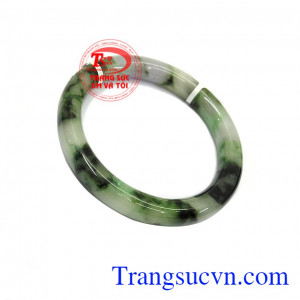 Vòng cẩm thạch vân là sản phẩm được chế tác từ ngọc cẩm thạch thiên nhiên chất lượng, có giấy kiểm định đá quý uy tín, giao hàng nhanh trên toàn quốc