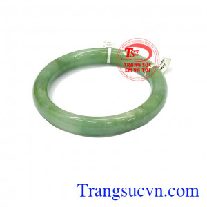 Vòng cẩm thạch xanh nhạt size 64