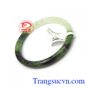 Sản phẩm Vòng ngọc cẩm thạch thiên nhiên phù hợp làm quà tặng cho Chị Em, Mẹ, Bà và người thân yêu trong các dịp lễ, tết, sinh nhật, ngày kỷ niệm ....