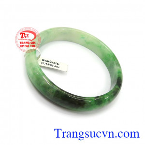 Vòng Ngọc Cẩm Thạch TN phù hợp nhiều phong cách và lứa tuổi khác nhau