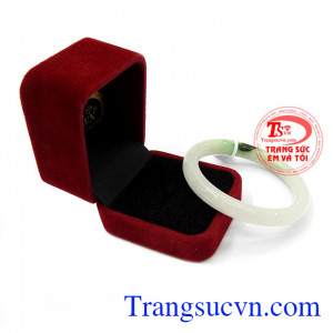 Vòng ngọc đẹp thiên nhiên