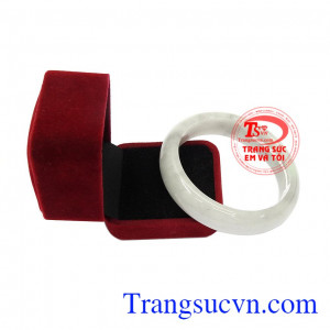 Vòng ngọc đẹp thiên nhiên